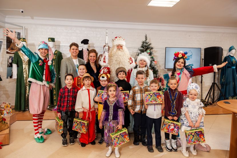 Всероссийский Дед Мороз в Костромском Доме национальностей